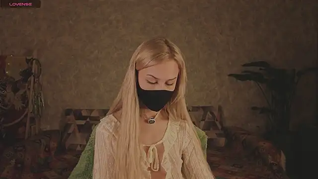 EternalOphelia élő XXX-chatje