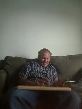 yourMasterisBored's Live XXX Chat