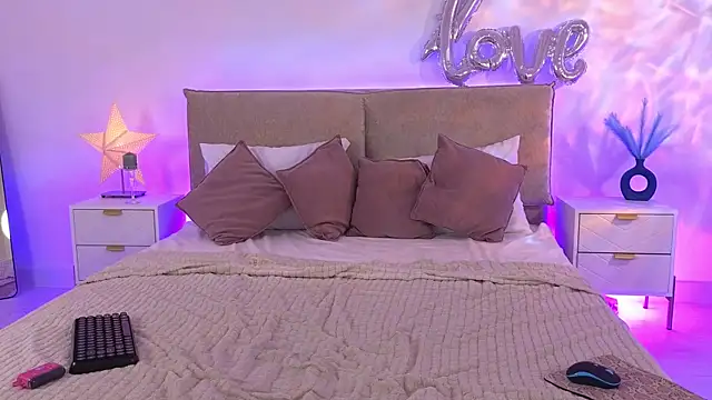 Jules_night: вебкам-шоу