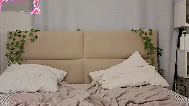 CharaSturdy Adlı Modelin Canlı XXX Sohbeti