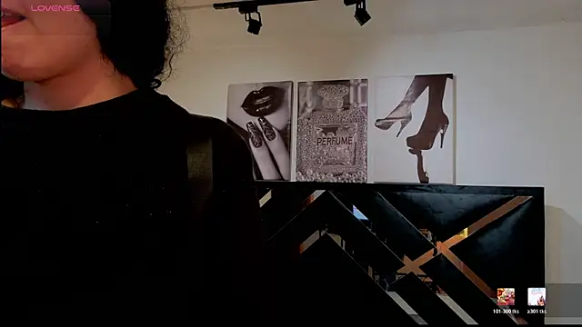 Zoe-yanin Adlı Modelin Canlı XXX Sohbeti