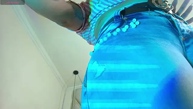 Dahiana_Dmour_: онлайн-секс-чат