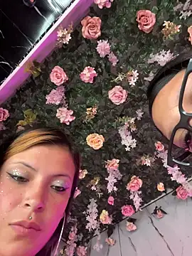 Ambeer-18 Webcam show