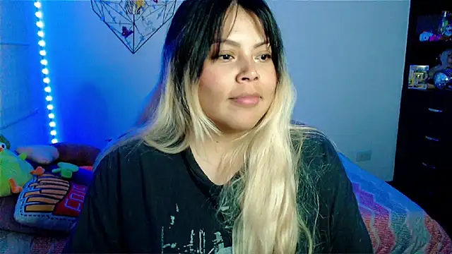 Chat XXX en directo de EllieMoonX