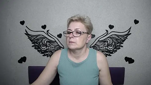 EmiliaGree's Live XXX Chat