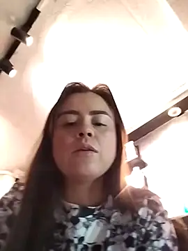 karlagiraldo198 Adlı Modelin Canlı XXX Sohbeti