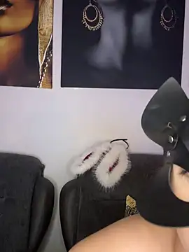 Teengirlmiaa Adlı Modelin Canlı XXX Sohbeti