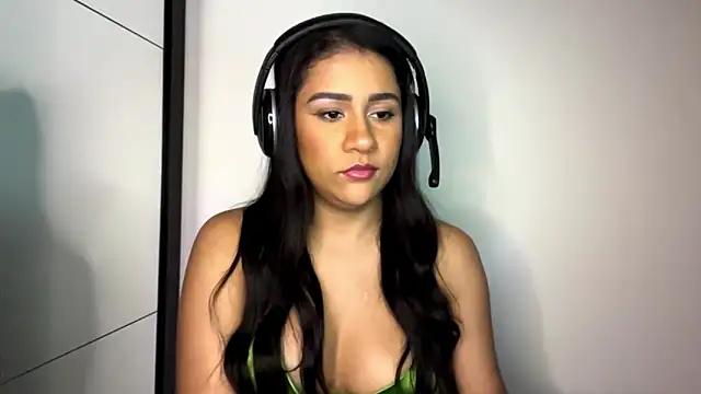 CarolyneSnellings' Live XXX Chat