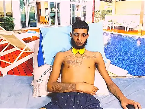 CharmingIndian1: διαδικτυακό σόου στην κάμερα