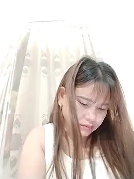 Pokazy przed kamerką – Moubie1