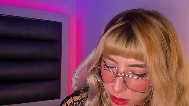 adhalee_js Live XXX Chat