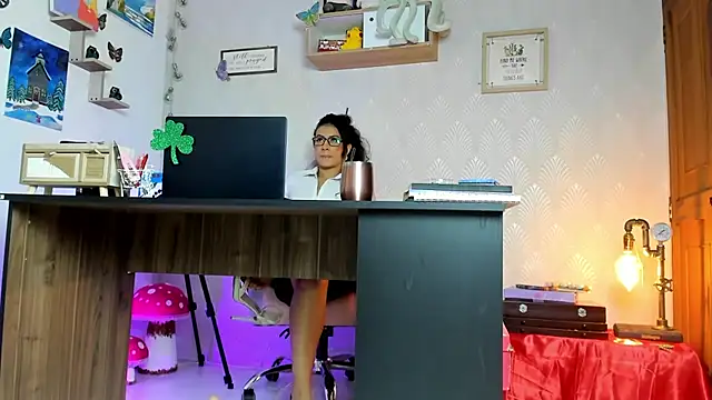 Alaia_Love77's Live XXX Chat