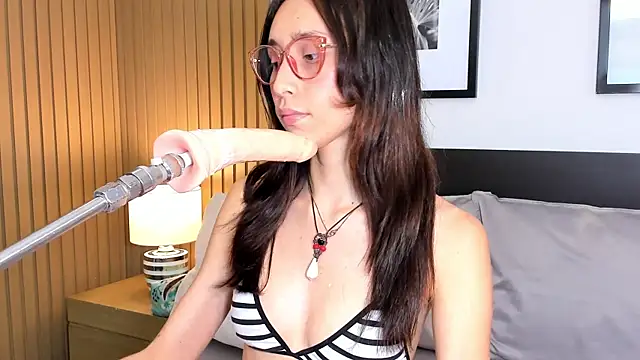 doll_bella_ élő XXX-chatje