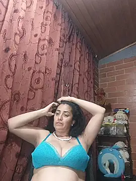 AlexandrinaのライブXXXチャット