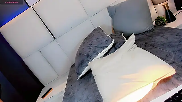 Kornylovee Chat XXX in diretta