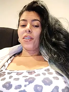 แชท XXX สดของ Luianna