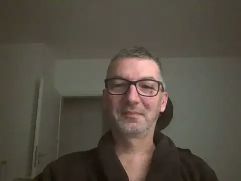 SilkenQuip: διαδικτυακό σόου στην κάμερα