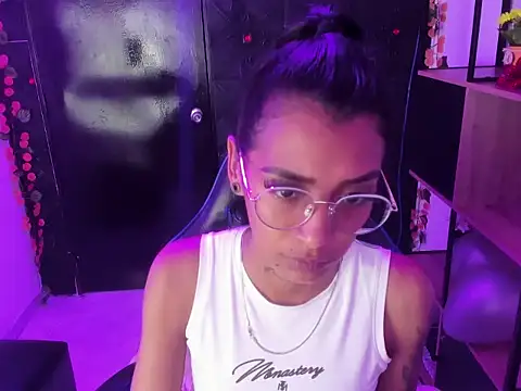 Chat XXX en directo de KarlaSlutSkinny__