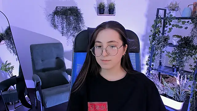 VirtuallVoyant's Live XXX Chat