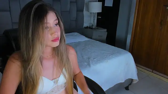 Chat XXX en directo de EmilyJohnsoon