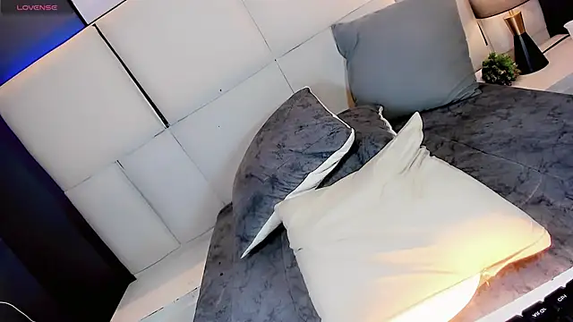 عرض كام Kornylovee