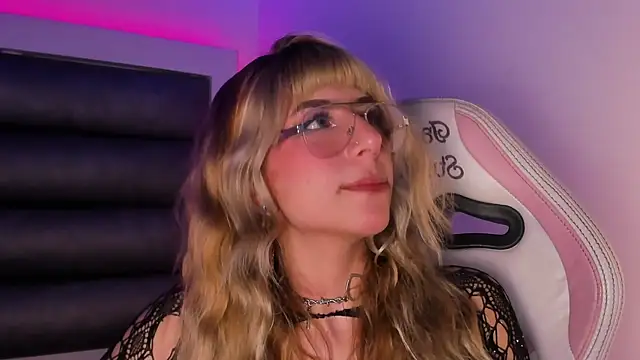 adhalee_js Live XXX-Chat