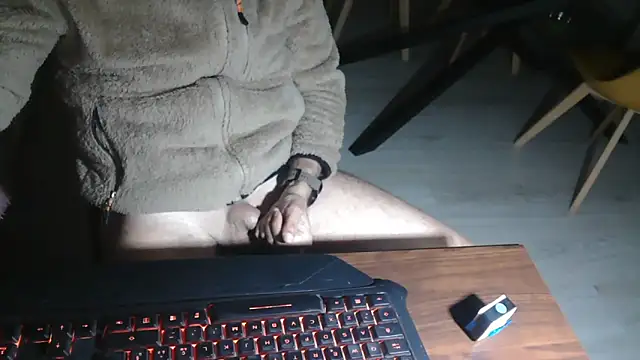 Adri_gard's Live XXX Chat