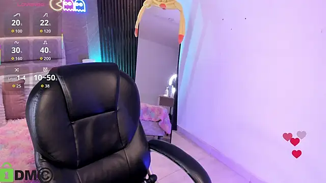 Arinextdoor's Live XXX Chat