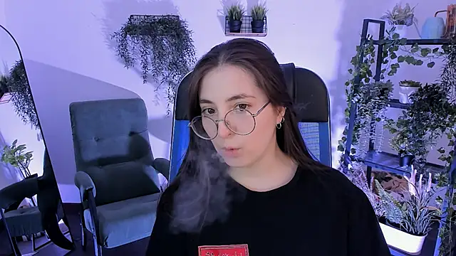 VirtuallVoyantのライブXXXチャット