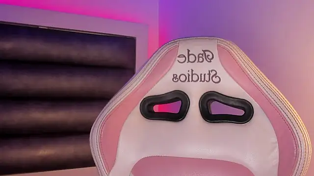 adhalee_js élő XXX-chatje