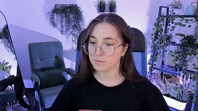 VirtuallVoyant's Live XXX Chat