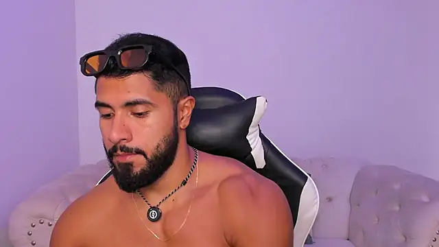 Santiago_huntt Show Webcam