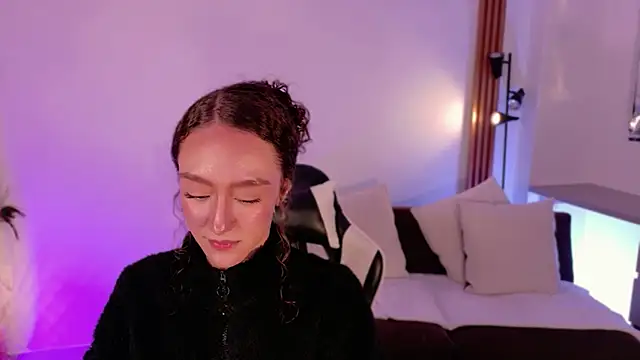 دردشة ChloeMoreti الجنسية المباشرة