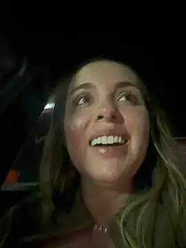 Chat XXX ao vivo de Alirawrz