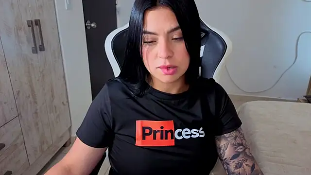 Victoryyy_ élő XXX-chatje