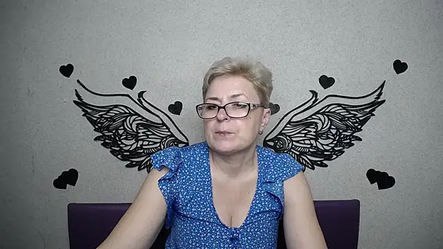 EmiliaGree Chat XXX live