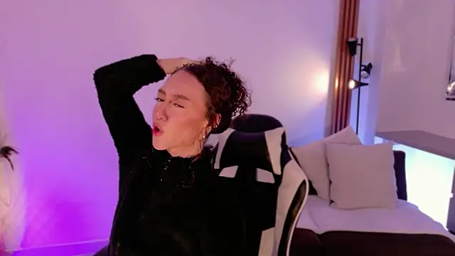 XXX chat uživo modela ChloeMoreti