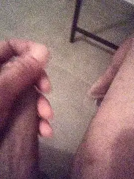 Invisiblesqz webkamerás műsora