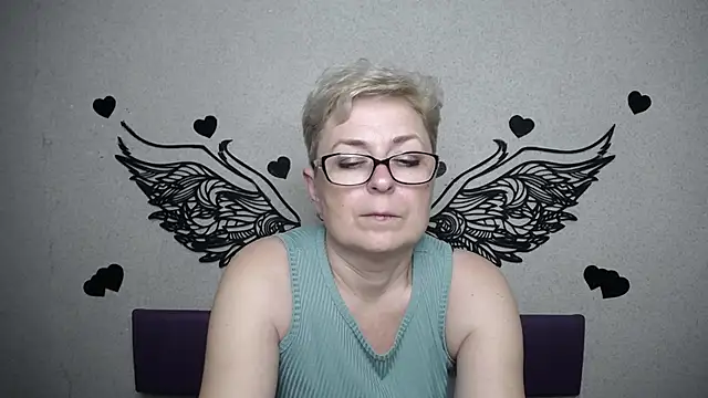 EmiliaGree: онлайн-секс-чат