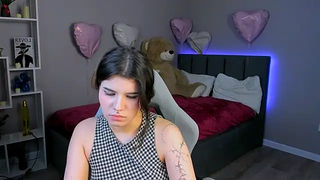 AnoraDark Adlı Modelin Canlı XXX Sohbeti