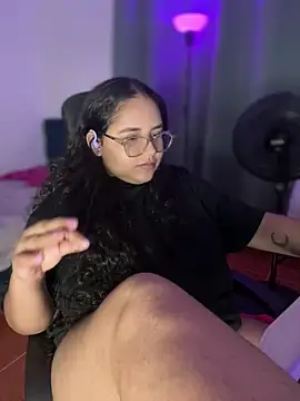 CurlyGirl_1's Live XXX Chat