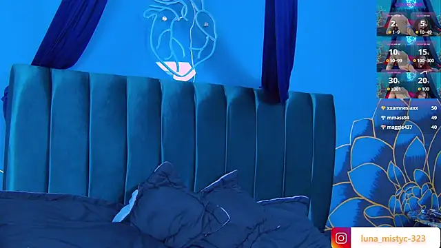 Lunamistyc's Live XXX Chat