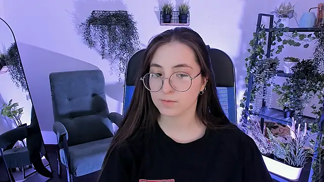 VirtuallVoyant's Live XXX Chat