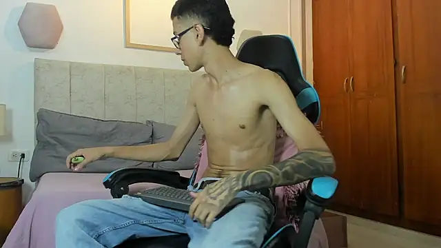 asher_lux 在線直播表演