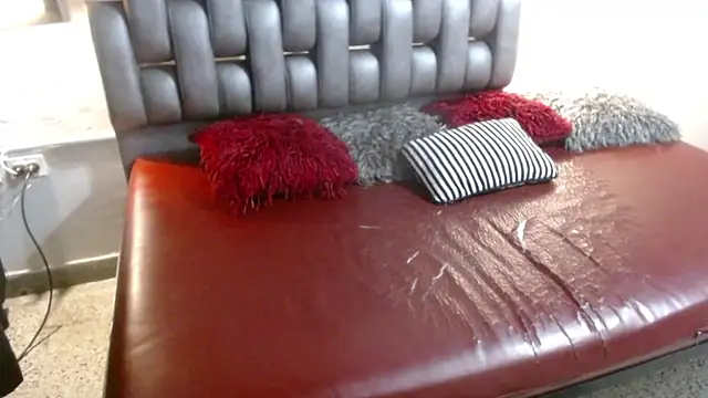 Kerly_Doll: онлайн-секс-чат