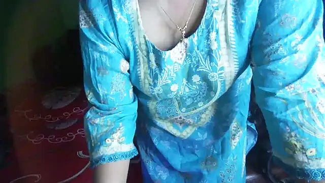 BengaliQueenStar Adlı Modelin Canlı XXX Sohbeti