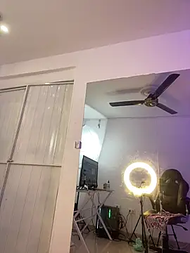 Auri__'s Live XXX Chat