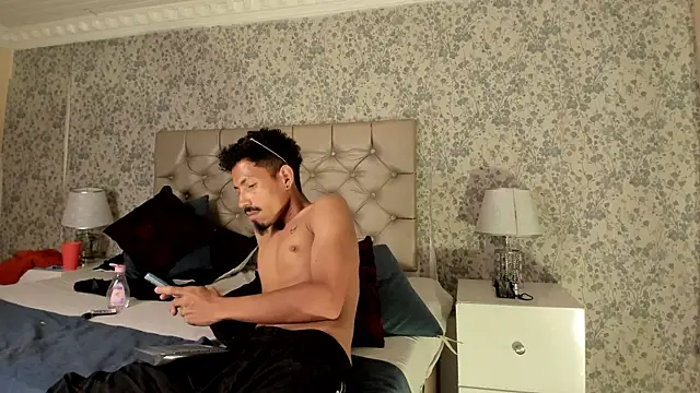 NoaahTylor 现场XXX聊天