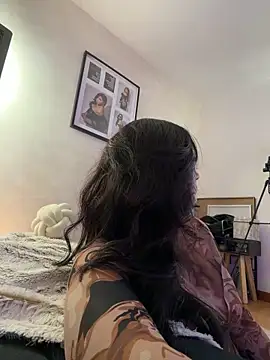 EmmyEvans1 Adlı Modelin Canlı XXX Sohbeti