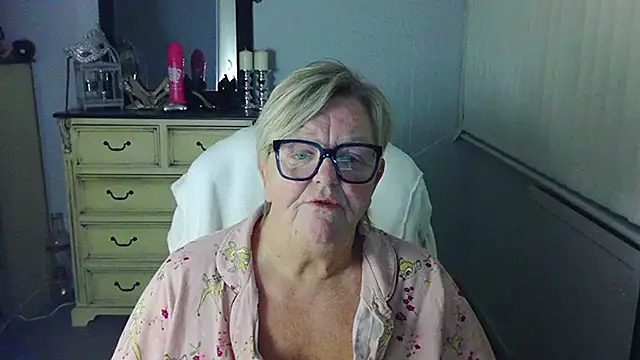 BridgetBlueEyes Adlı Modelin Canlı XXX Sohbeti